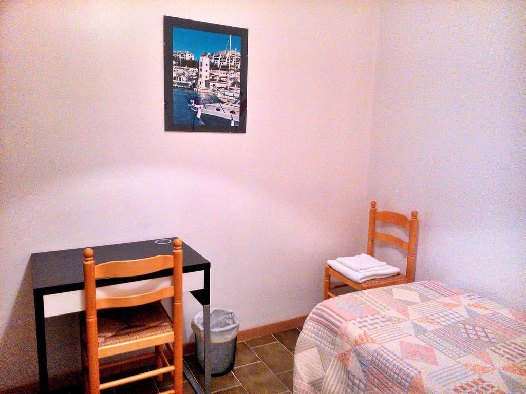 Pension Borras Girona Phòng bức ảnh
