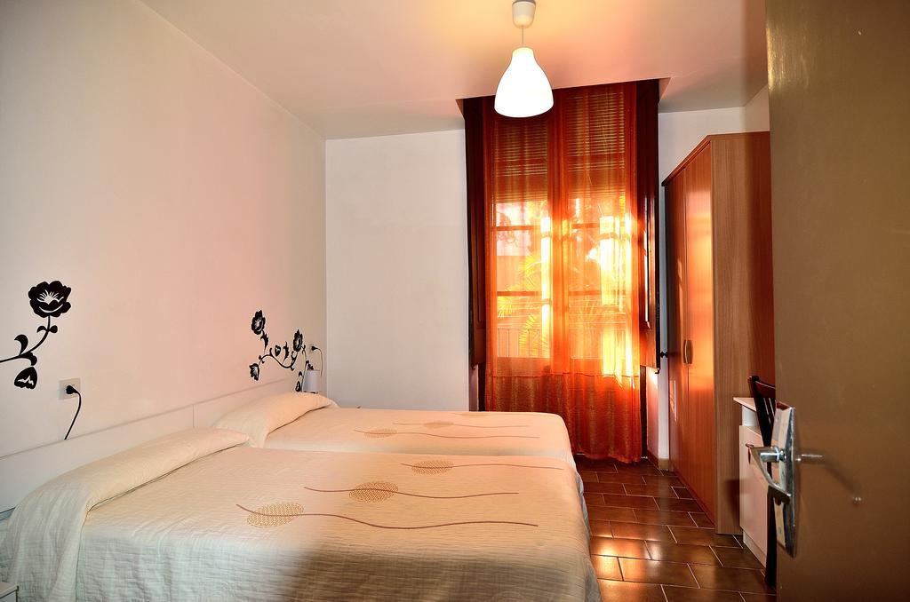 Pension Borras Girona Phòng bức ảnh